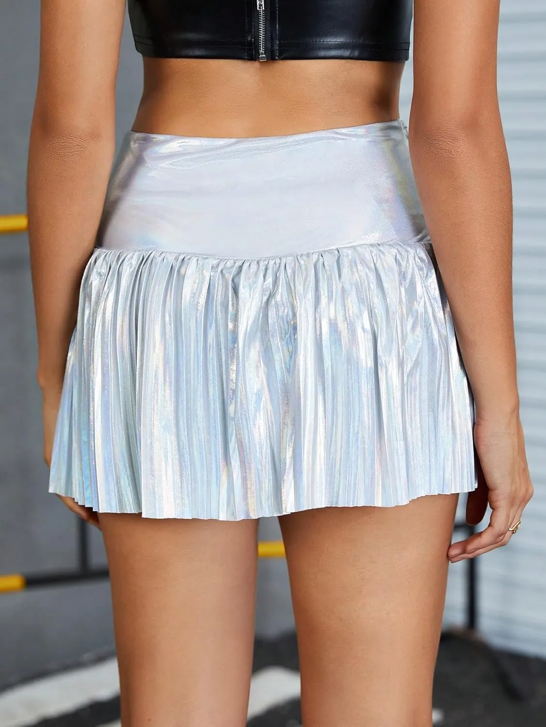 WDIRARA Women's Shiny Pleated Ruffle Hem A Line Skirt Metallic Party Club Mini Skirts
