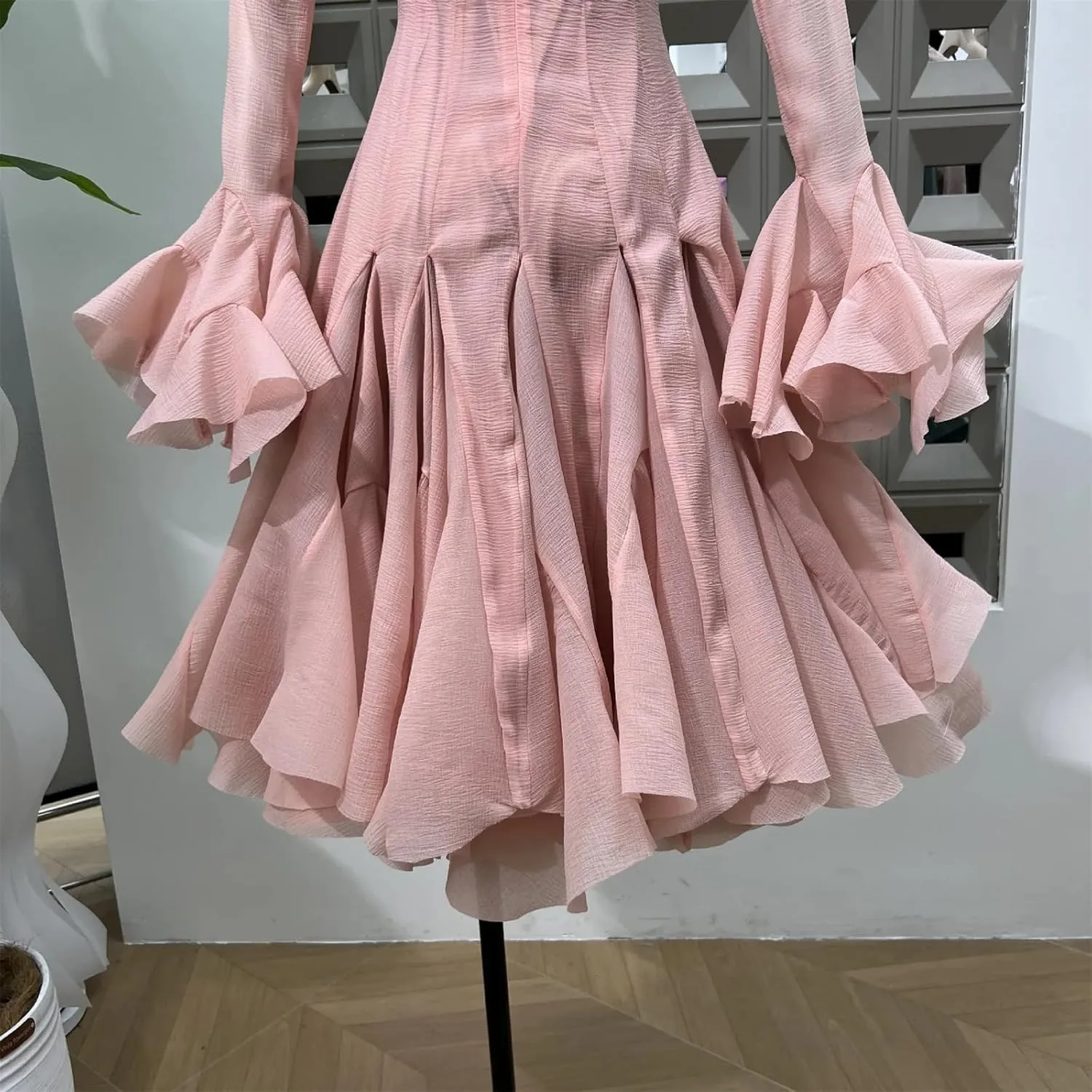 Women's O-Neck Irregular Pleated Dress Applique Lantern Sleeve Waisted Mini A-Line Skirt