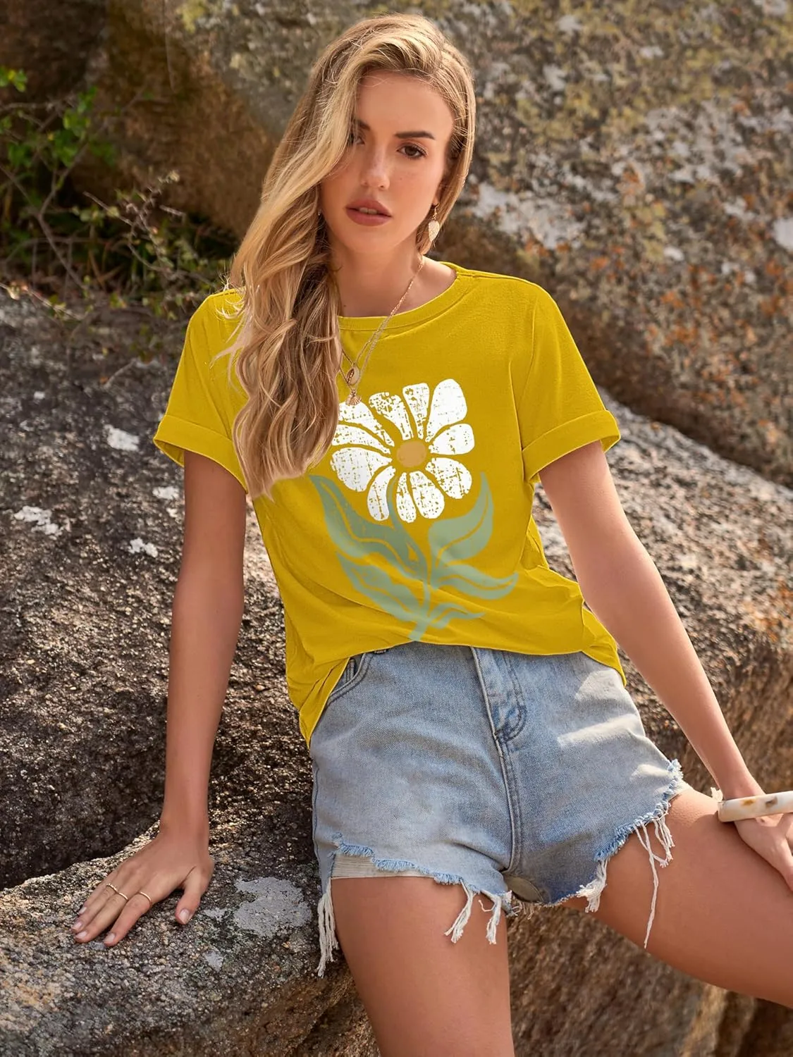 Women's Short Sleeve T Shirts Graphic Tees Crewneck Casual Loose 2025 Summer Boho Tops